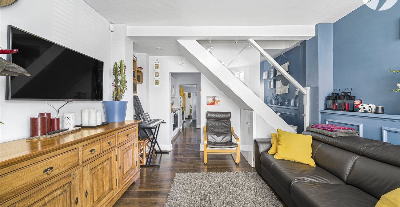 2 bedroom house for sale in Greenhithe | Robinson Jackson