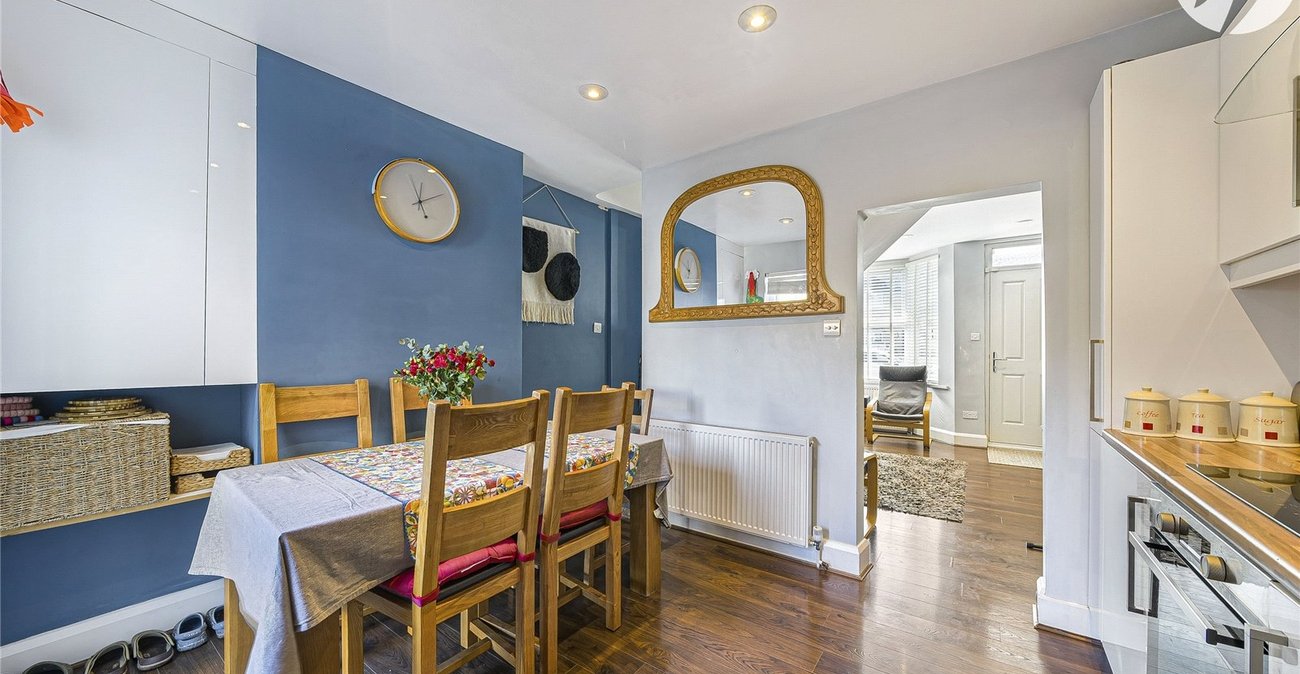2 bedroom house for sale in Greenhithe | Robinson Jackson