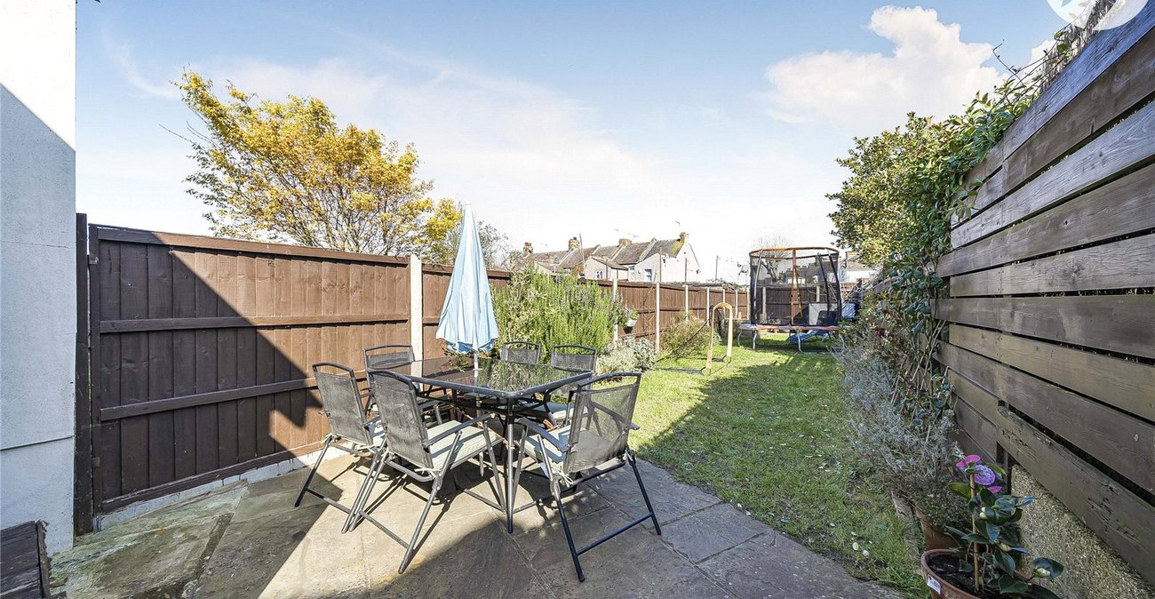2 bedroom house for sale in Greenhithe | Robinson Jackson