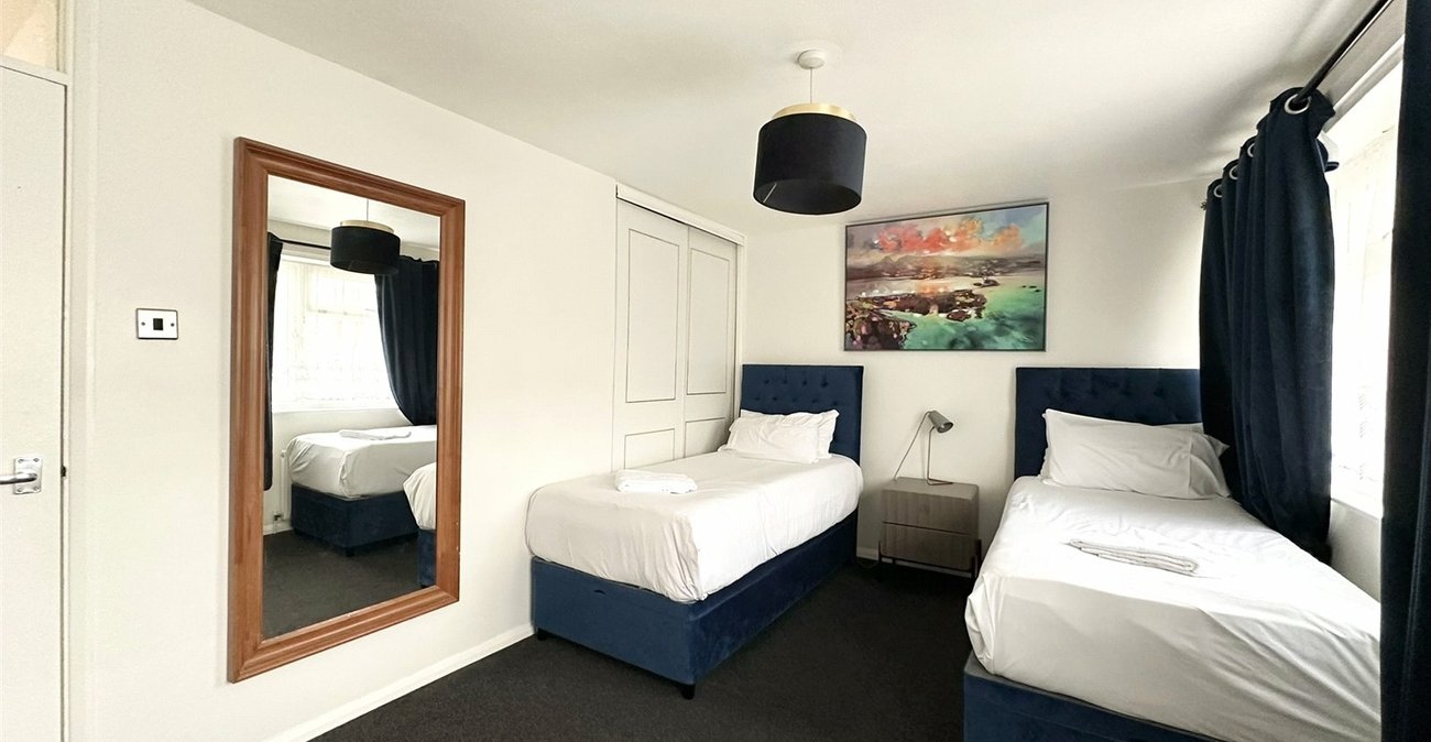 2 bedroom house for sale in Greenhithe | Robinson Jackson