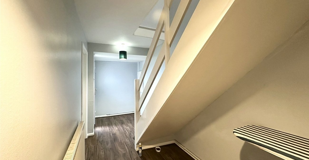 2 bedroom house for sale in Greenhithe | Robinson Jackson