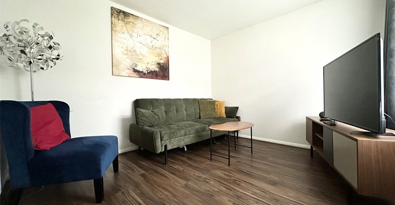 2 bedroom house for sale in Greenhithe | Robinson Jackson