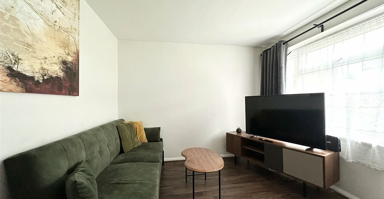 2 bedroom house for sale in Greenhithe | Robinson Jackson