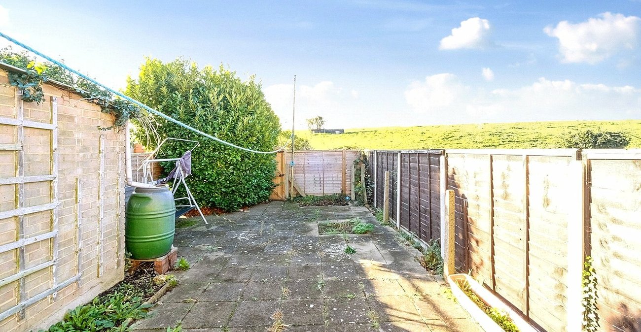 2 bedroom house for sale in Greenhithe | Robinson Jackson