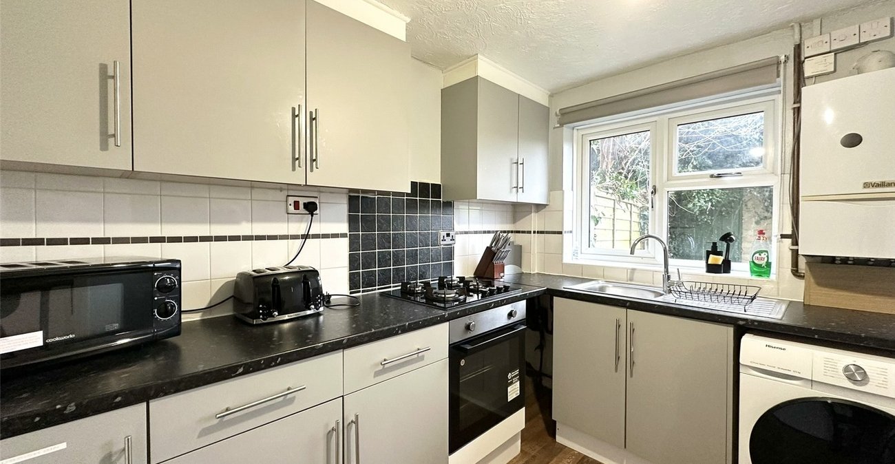 2 bedroom house for sale in Greenhithe | Robinson Jackson