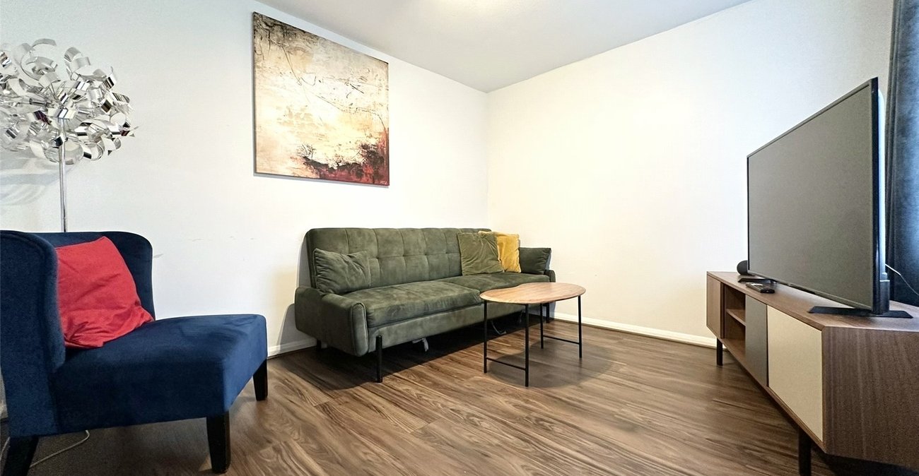 2 bedroom house for sale in Greenhithe | Robinson Jackson