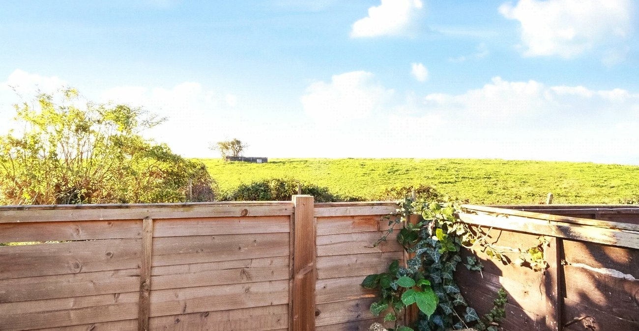 2 bedroom house for sale in Greenhithe | Robinson Jackson