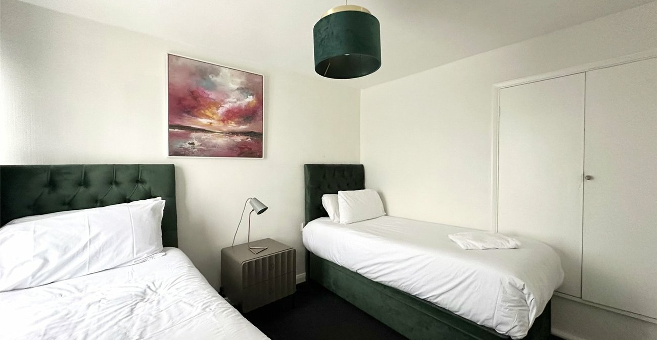 2 bedroom house for sale in Greenhithe | Robinson Jackson