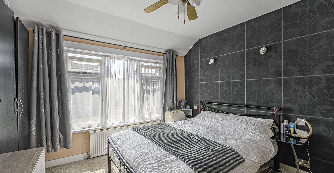 3 bedroom house for sale in Greenhithe | Robinson Jackson