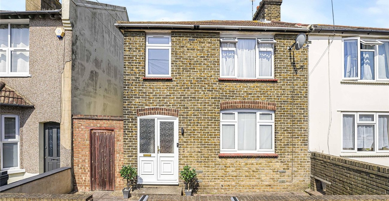3 bedroom house for sale in Greenhithe | Robinson Jackson