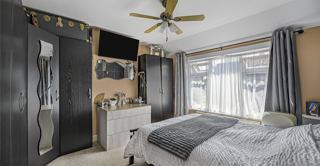 3 bedroom house for sale in Greenhithe | Robinson Jackson