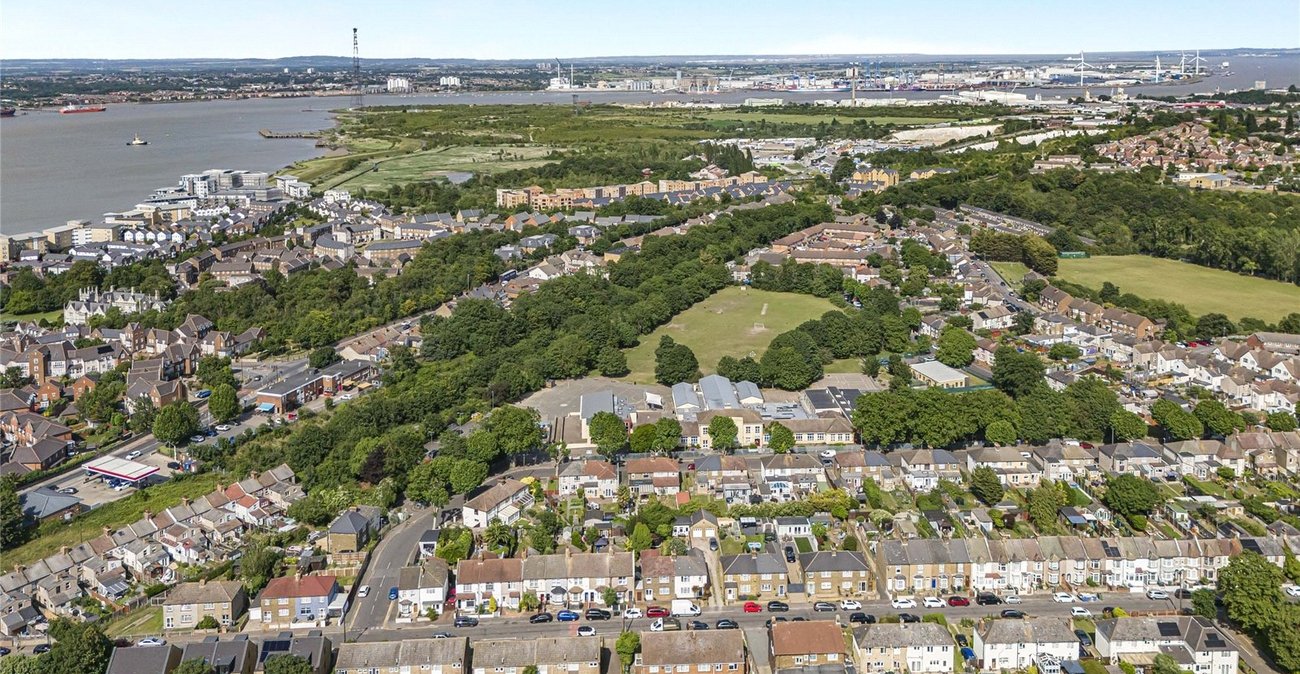 3 bedroom house for sale in Greenhithe | Robinson Jackson
