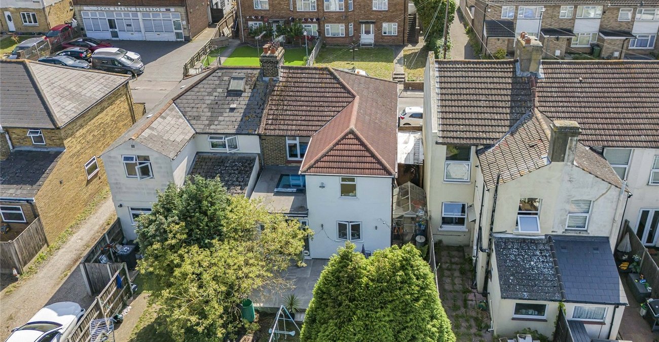 3 bedroom house for sale in Greenhithe | Robinson Jackson