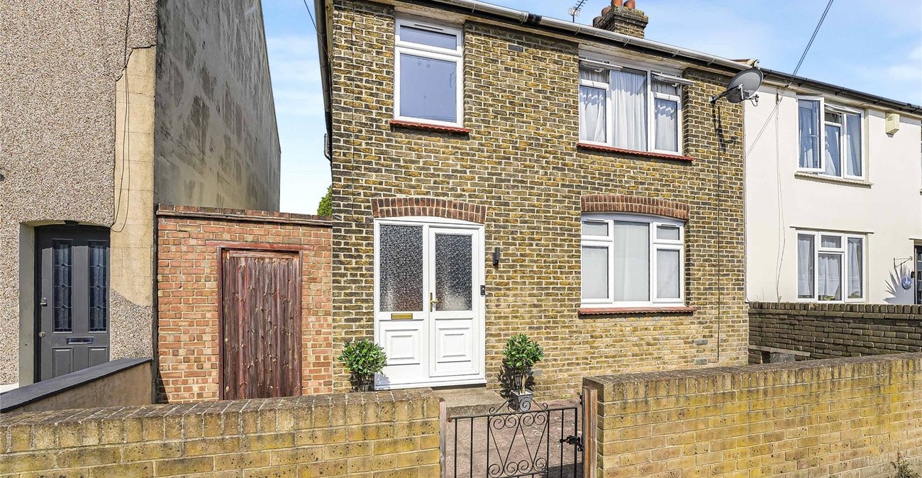 3 bedroom house for sale in Greenhithe | Robinson Jackson