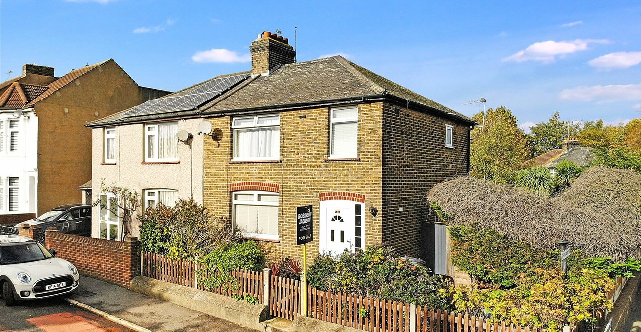 3 bedroom house for sale in Greenhithe | Robinson Jackson