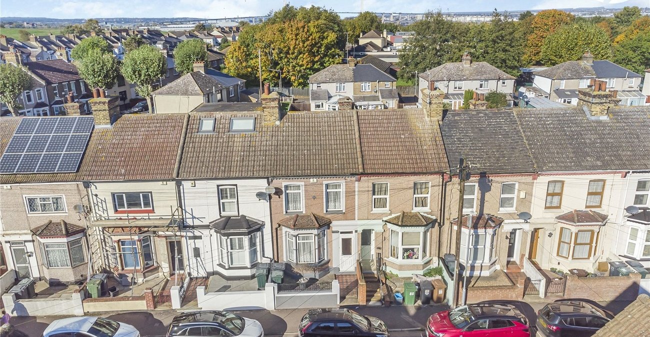 3 bedroom house for sale in Greenhithe | Robinson Jackson