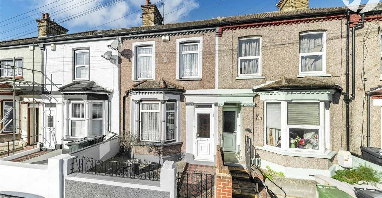 3 bedroom house for sale in Greenhithe | Robinson Jackson