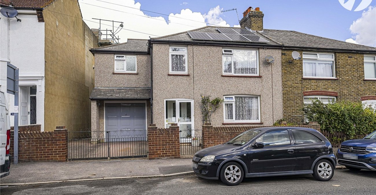 4 bedroom house for sale in Greenhithe | Robinson Jackson