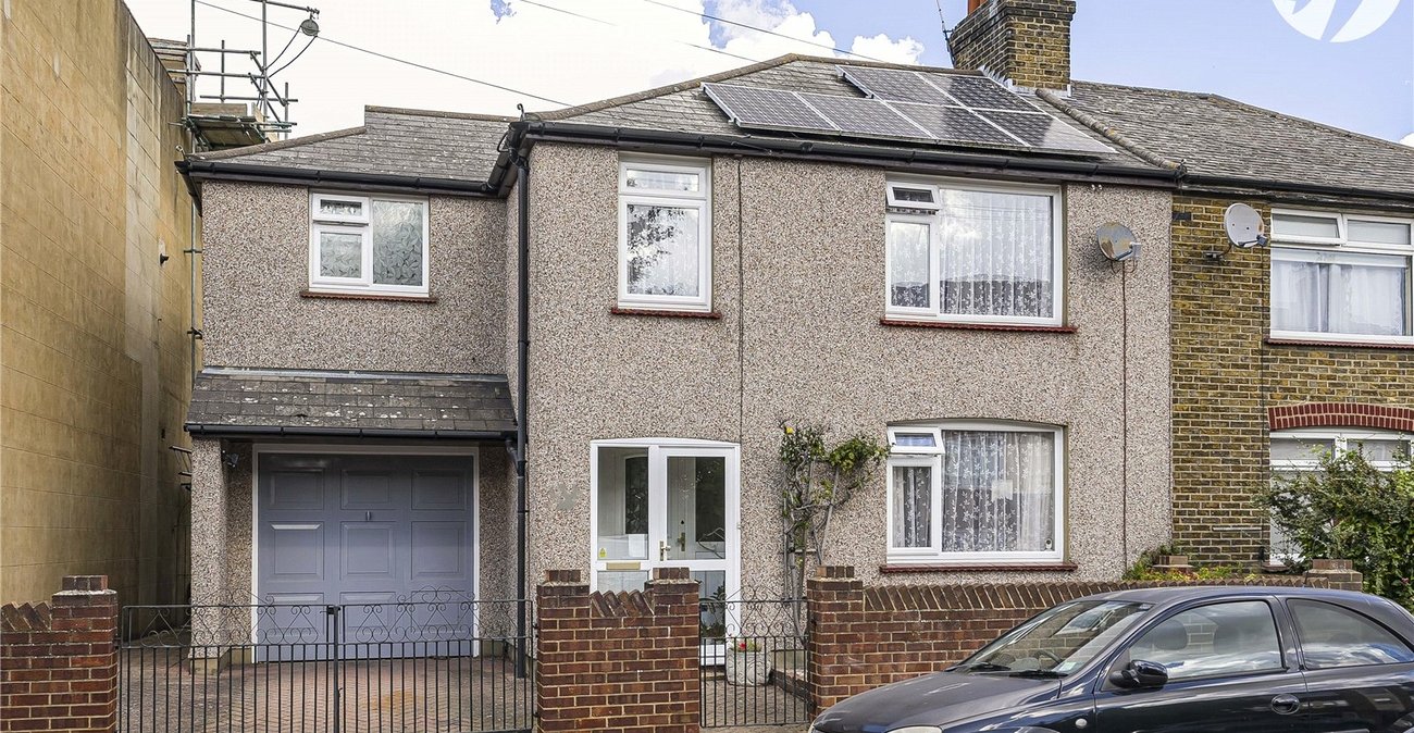 4 bedroom house for sale in Greenhithe | Robinson Jackson