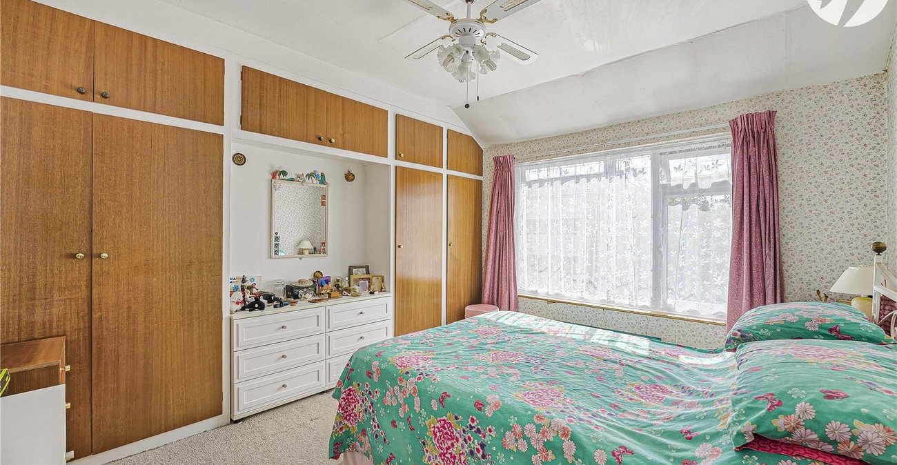 4 bedroom house for sale in Greenhithe | Robinson Jackson