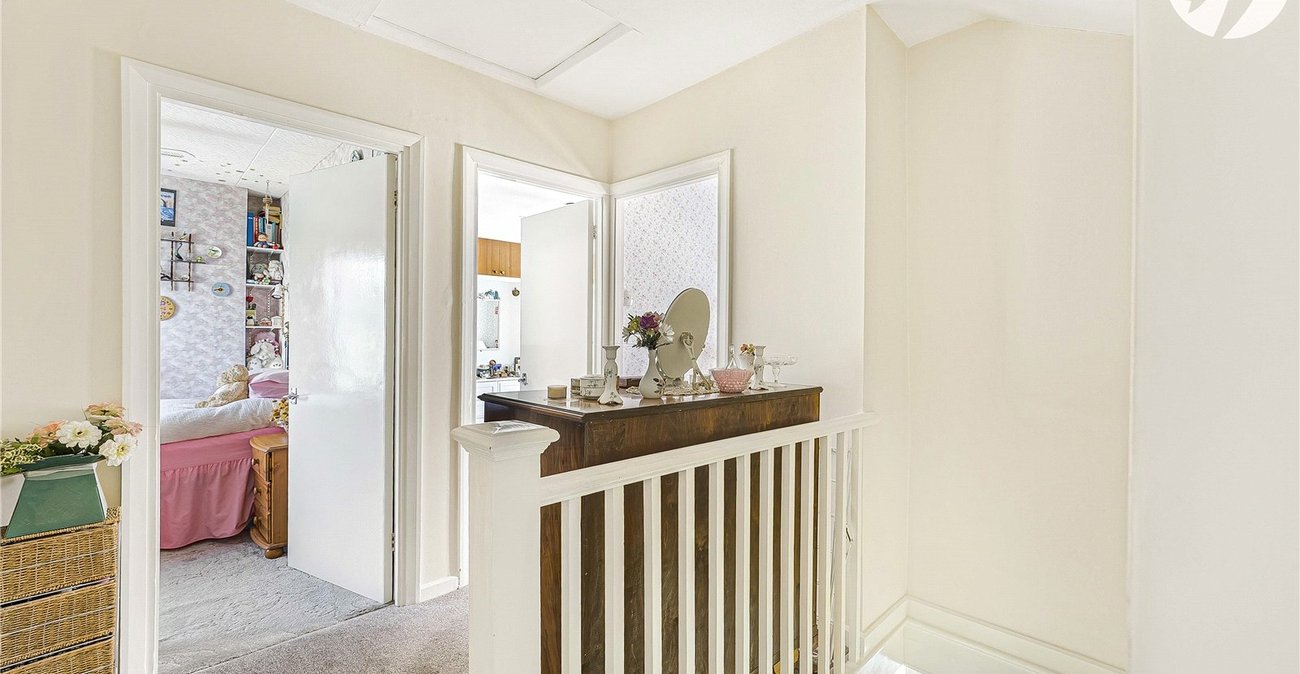 4 bedroom house for sale in Greenhithe | Robinson Jackson