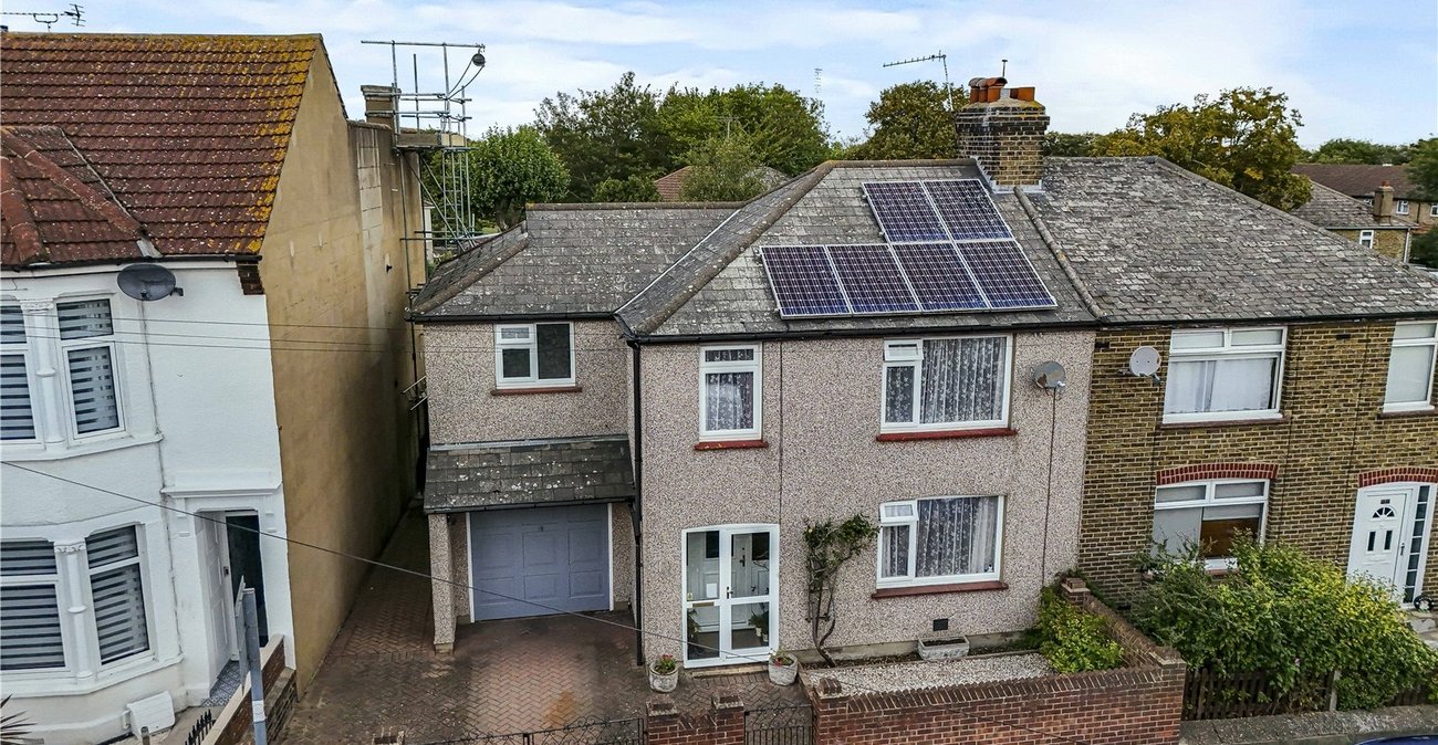 4 bedroom house for sale in Greenhithe | Robinson Jackson