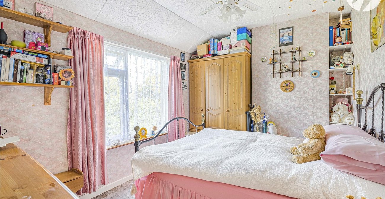 4 bedroom house for sale in Greenhithe | Robinson Jackson