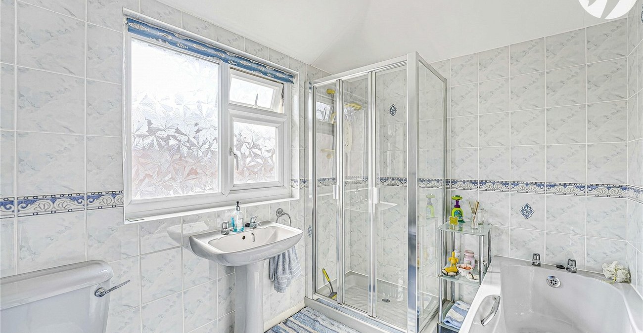 4 bedroom house for sale in Greenhithe | Robinson Jackson