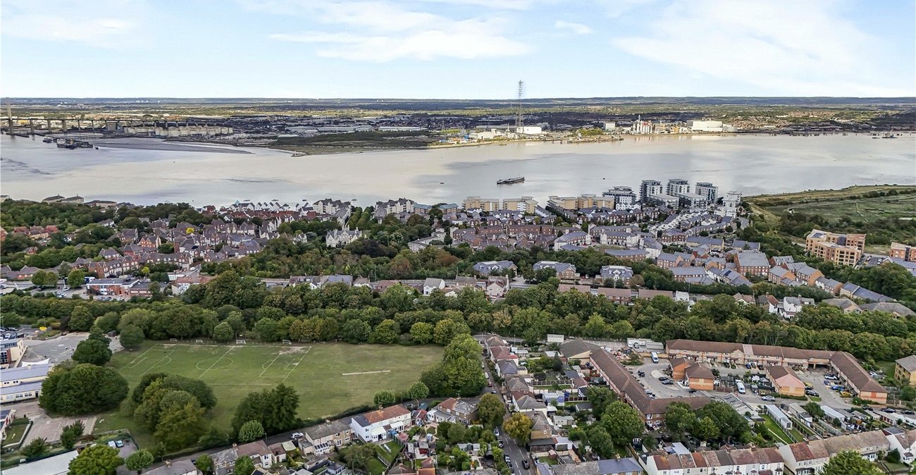 4 bedroom house for sale in Greenhithe | Robinson Jackson