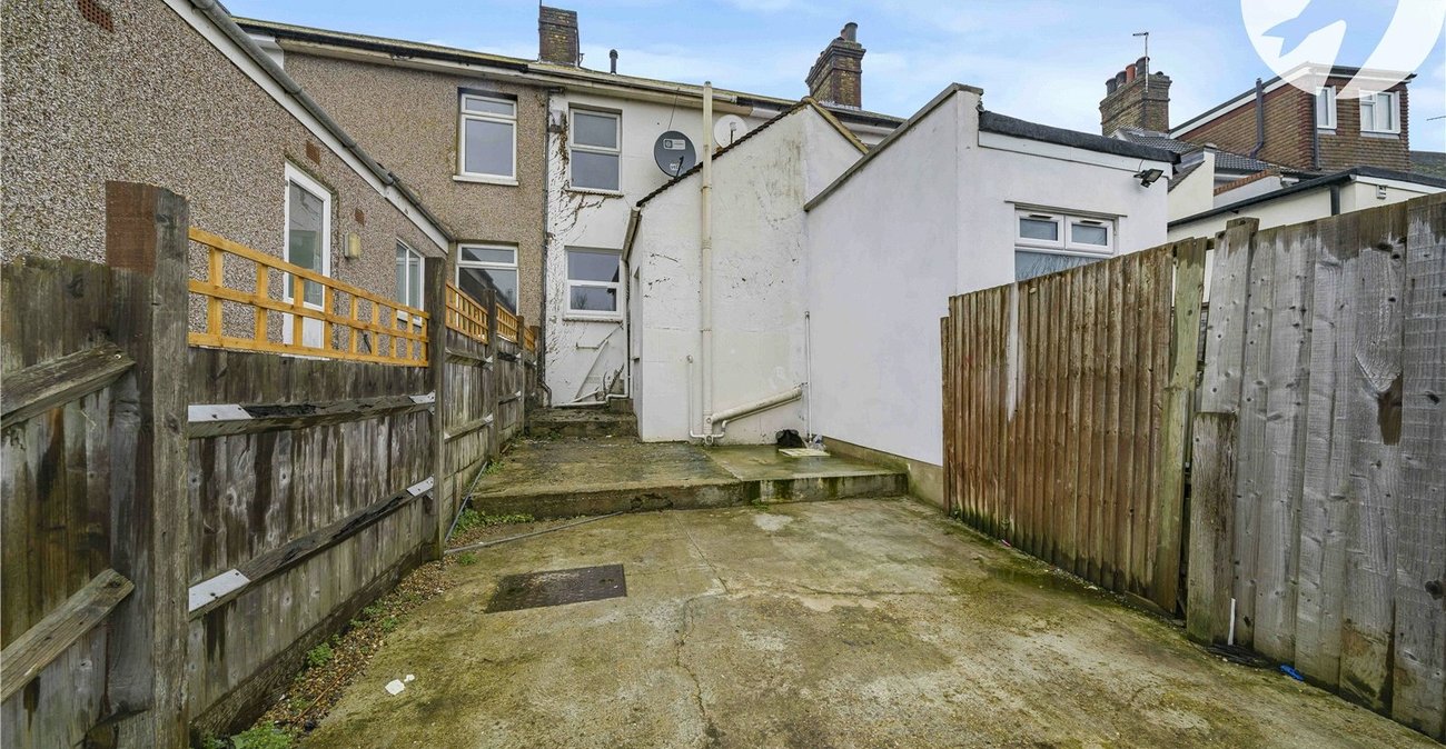 2 bedroom house for sale in Greenhithe | Robinson Jackson