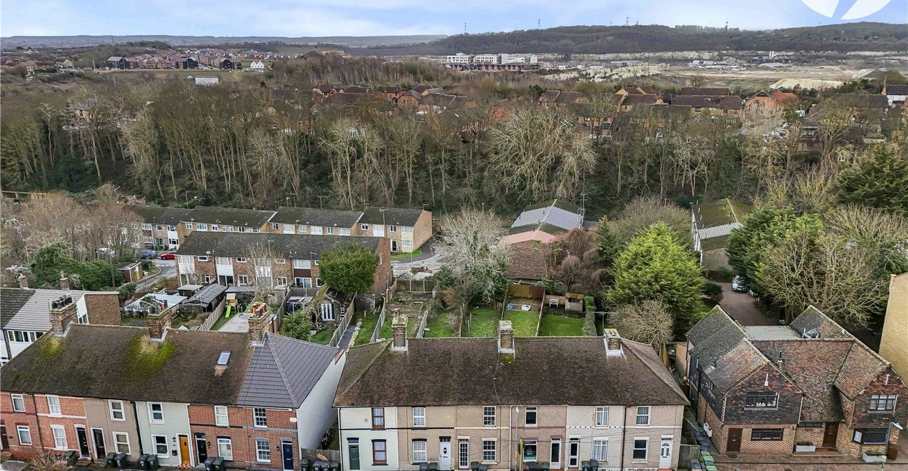 2 bedroom house for sale in Greenhithe | Robinson Jackson