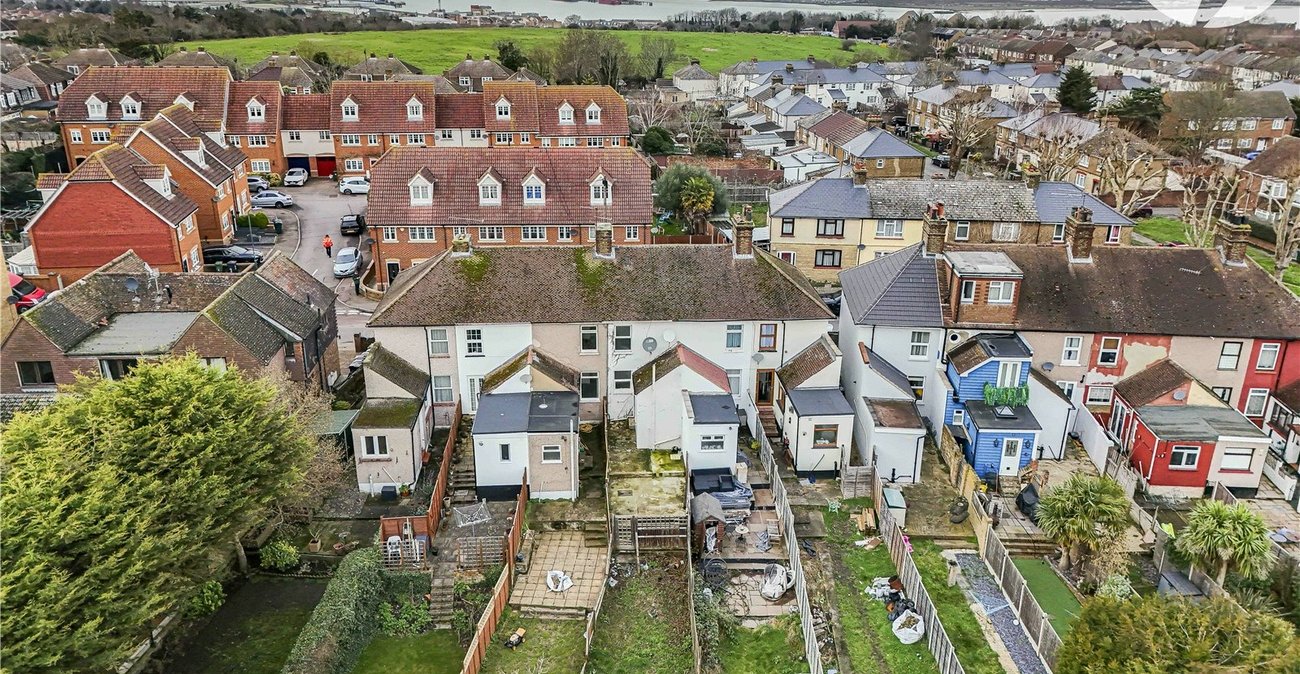 2 bedroom house for sale in Greenhithe | Robinson Jackson