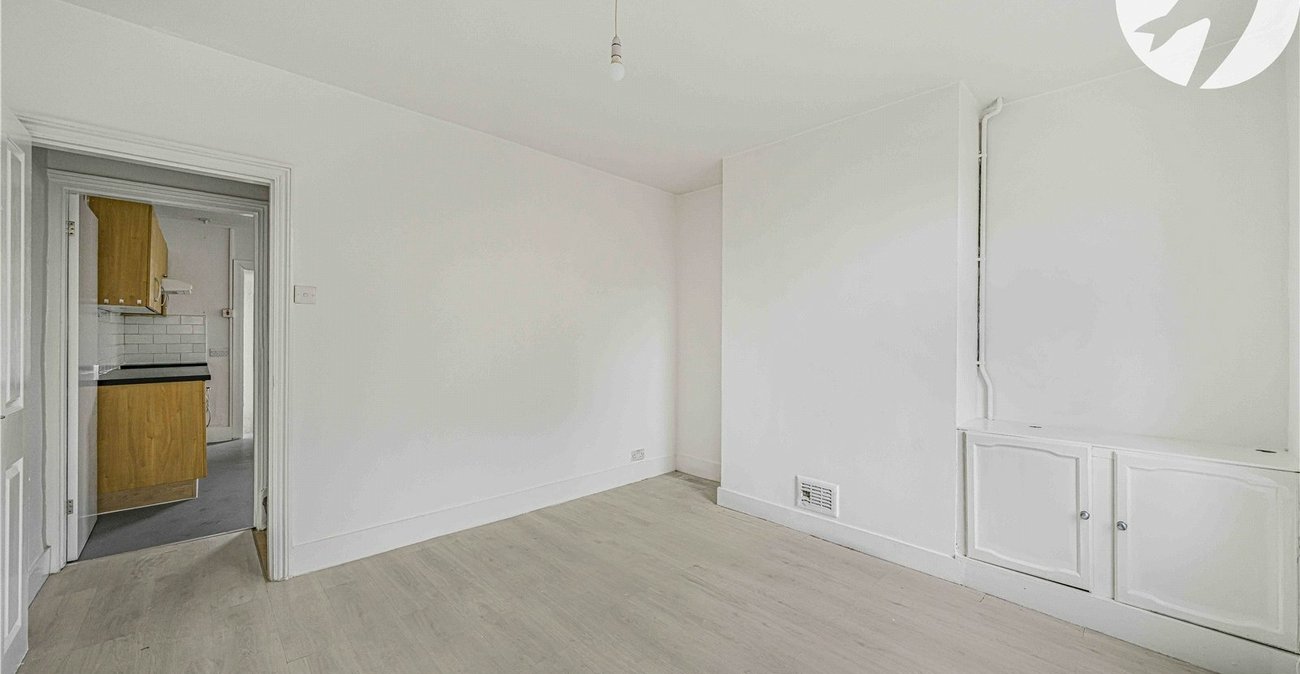 2 bedroom house for sale in Greenhithe | Robinson Jackson