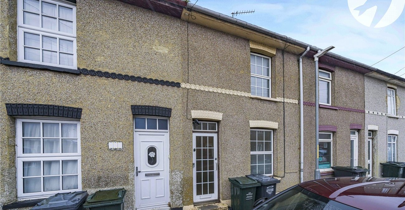 2 bedroom house for sale in Greenhithe | Robinson Jackson
