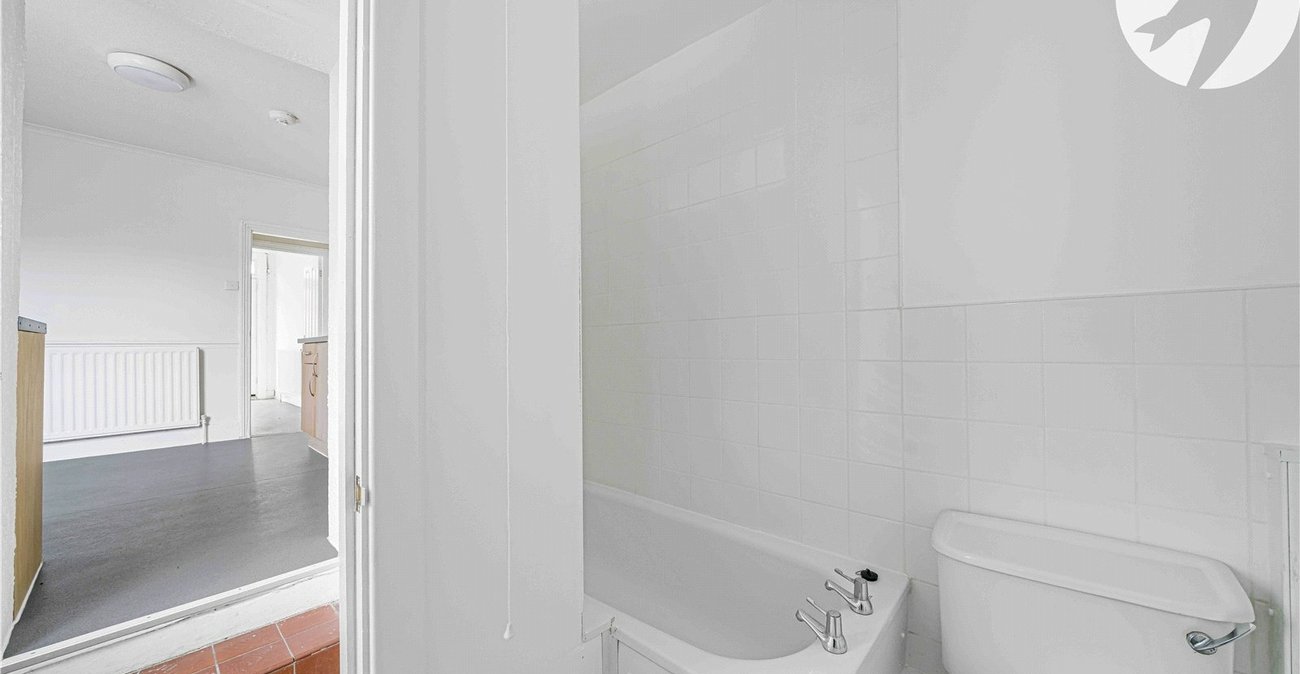 2 bedroom house for sale in Greenhithe | Robinson Jackson