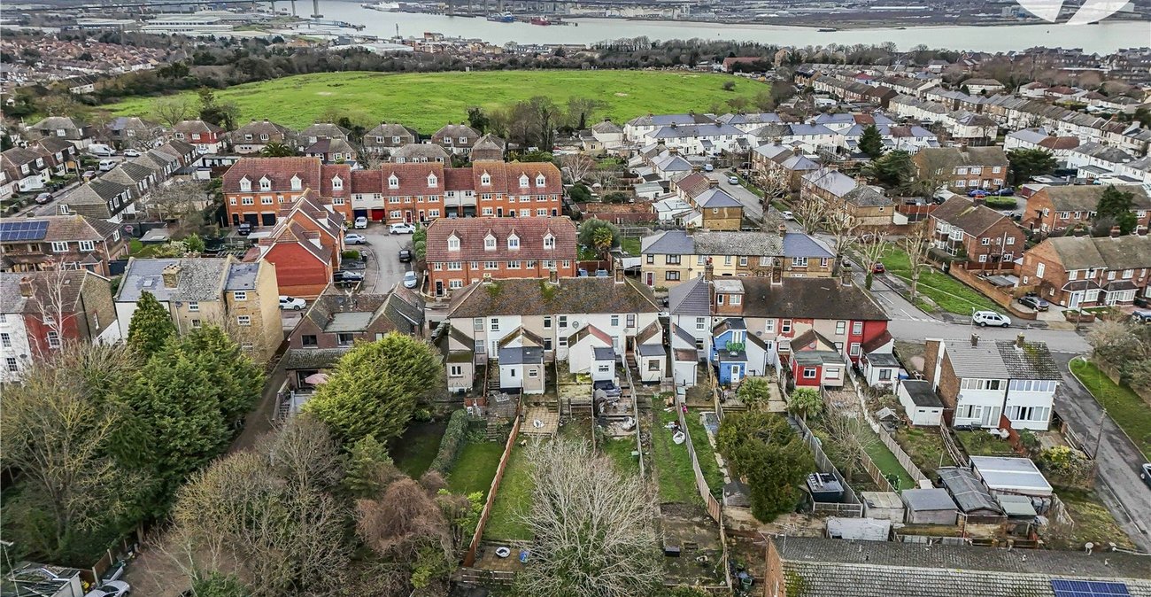 2 bedroom house for sale in Greenhithe | Robinson Jackson
