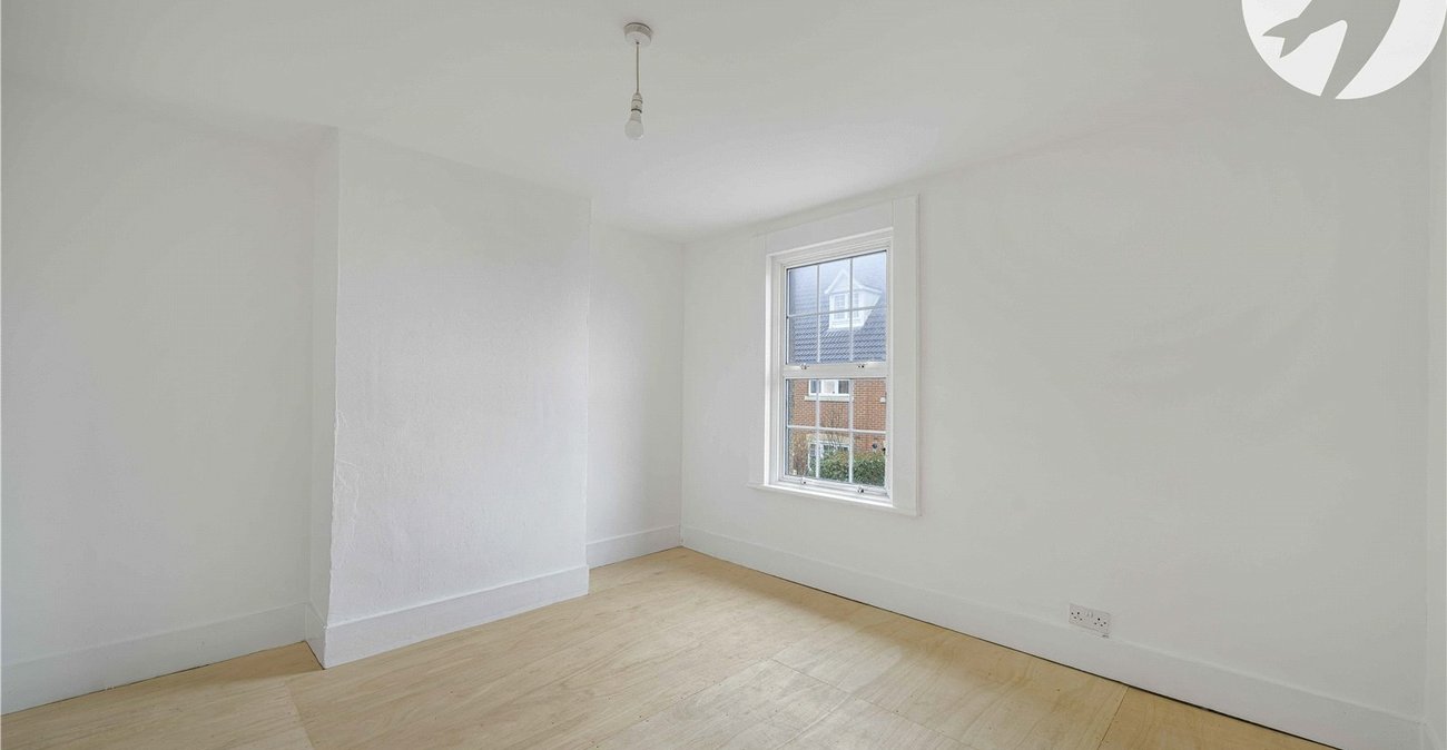 2 bedroom house for sale in Greenhithe | Robinson Jackson