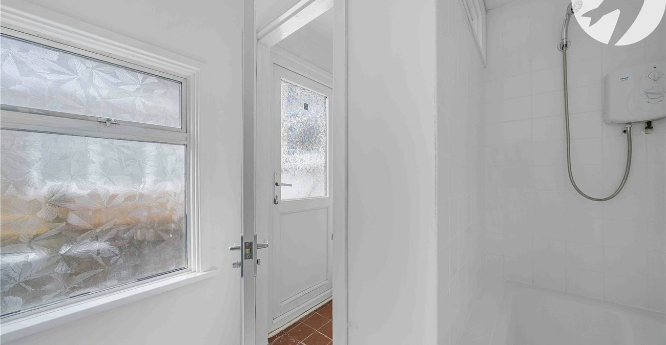 2 bedroom house for sale in Greenhithe | Robinson Jackson