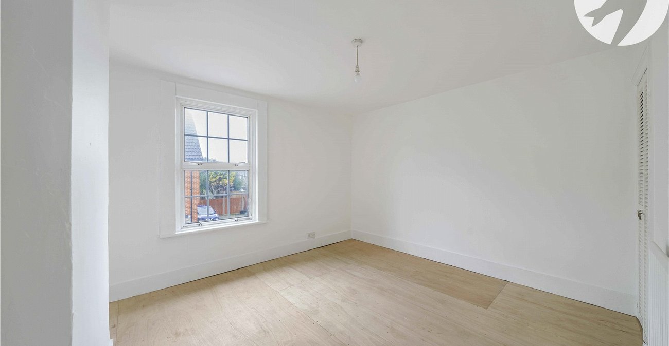 2 bedroom house for sale in Greenhithe | Robinson Jackson