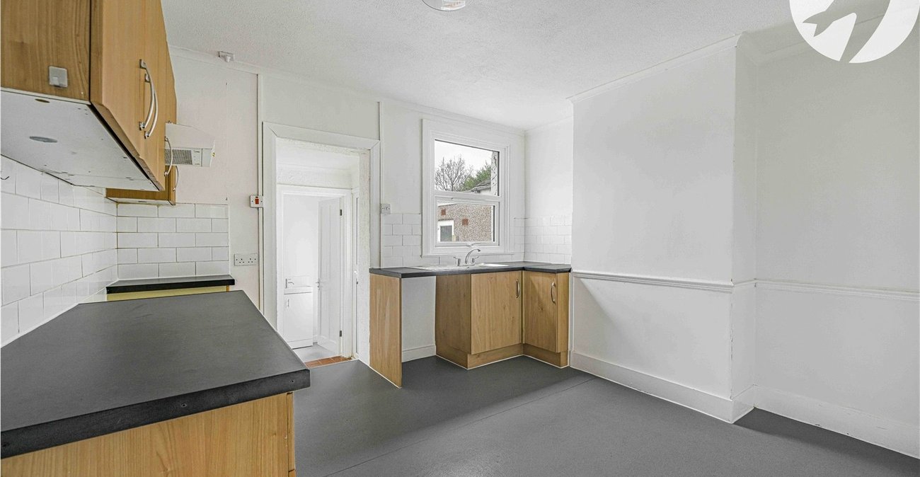 2 bedroom house for sale in Greenhithe | Robinson Jackson