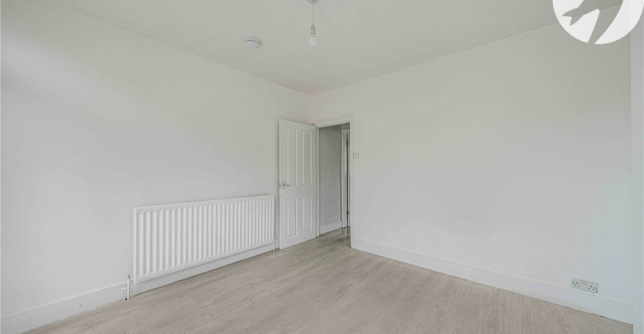 2 bedroom house for sale in Greenhithe | Robinson Jackson