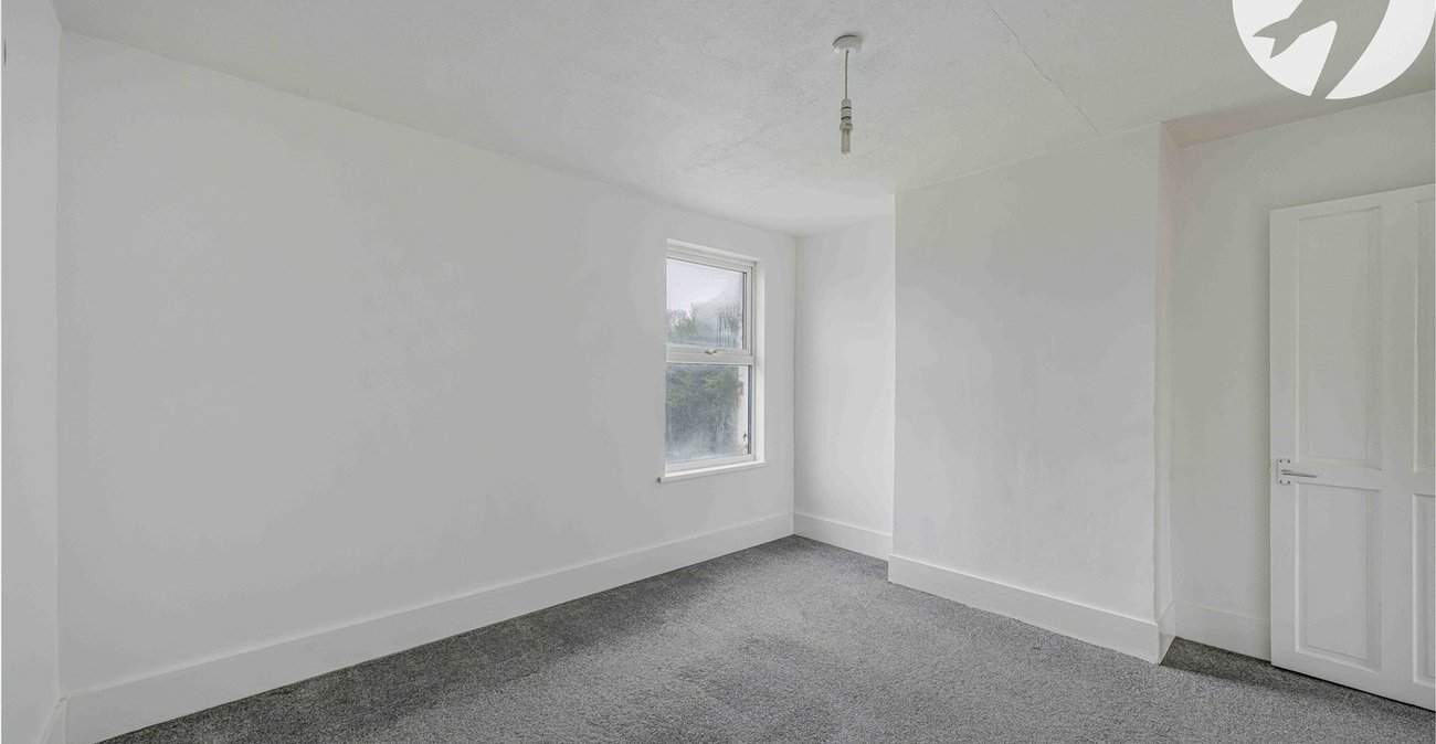 2 bedroom house for sale in Greenhithe | Robinson Jackson