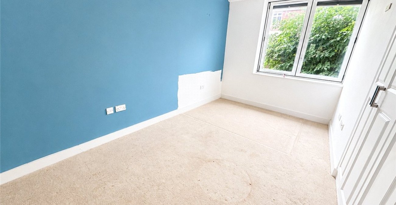 2 bedroom property for sale in Orpington | Robinson Jackson