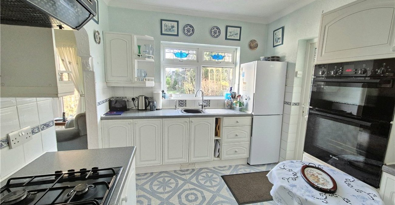 3 bedroom bungalow for sale in Orpington | Robinson Jackson