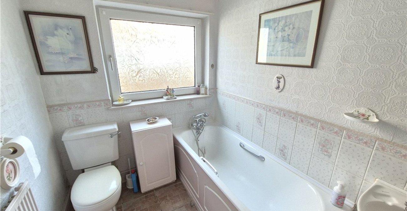 3 bedroom bungalow for sale in Orpington | Robinson Jackson