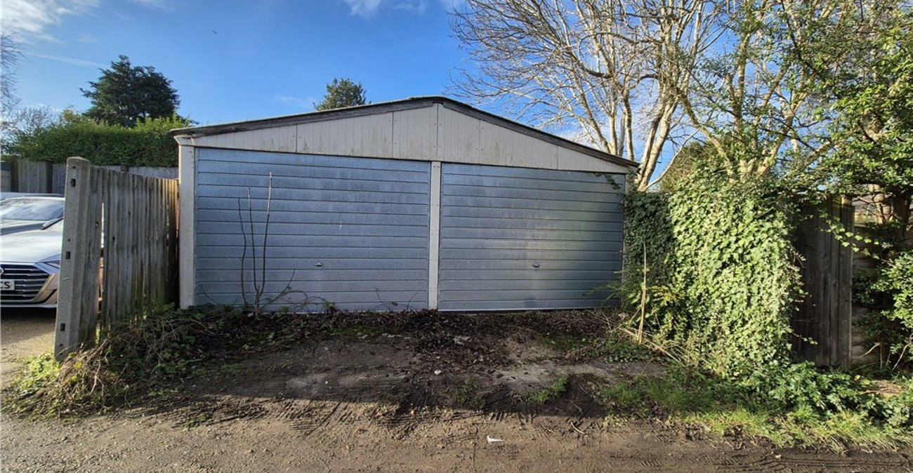 3 bedroom bungalow for sale in Orpington | Robinson Jackson