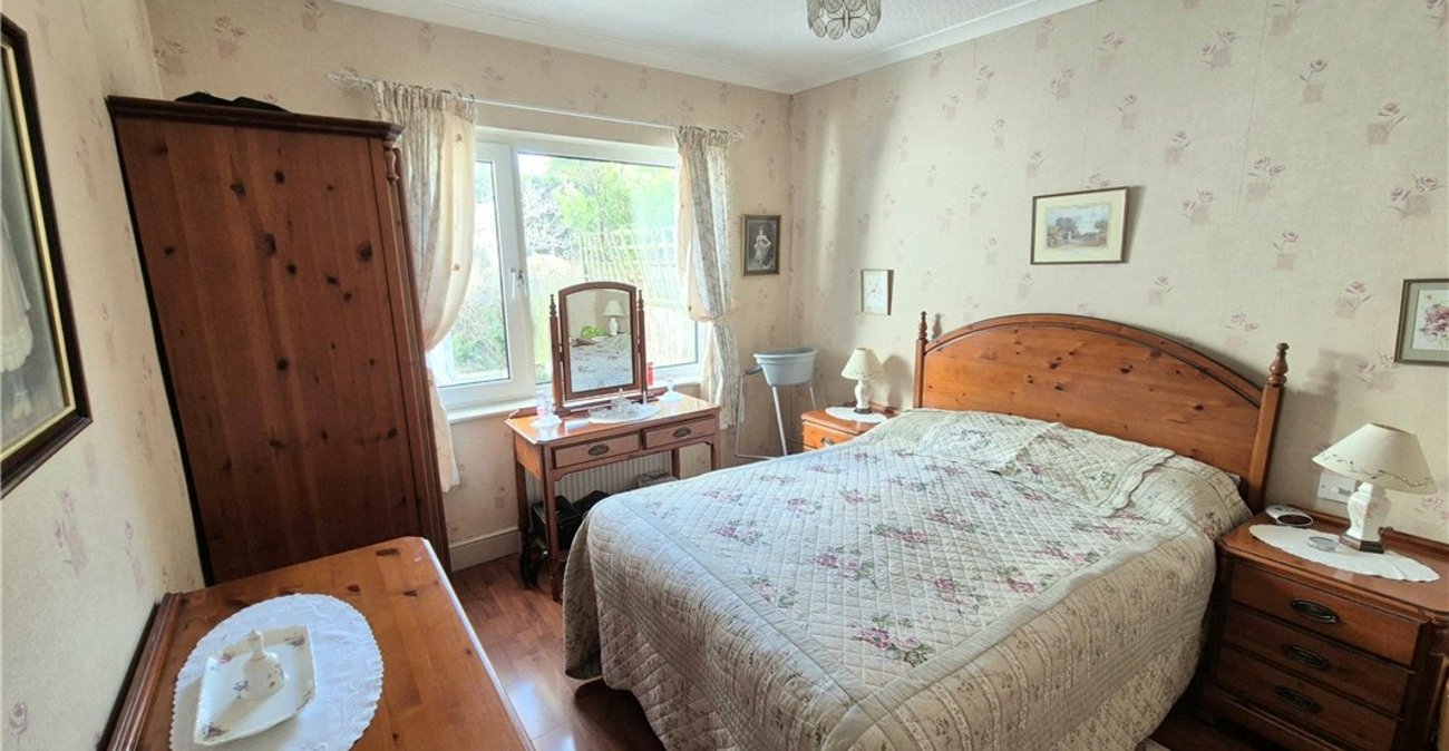 3 bedroom bungalow for sale in Orpington | Robinson Jackson