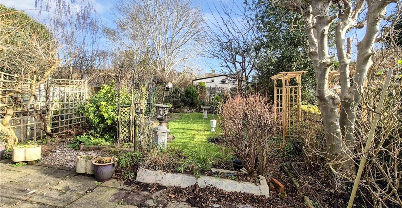 3 bedroom bungalow for sale in Orpington | Robinson Jackson