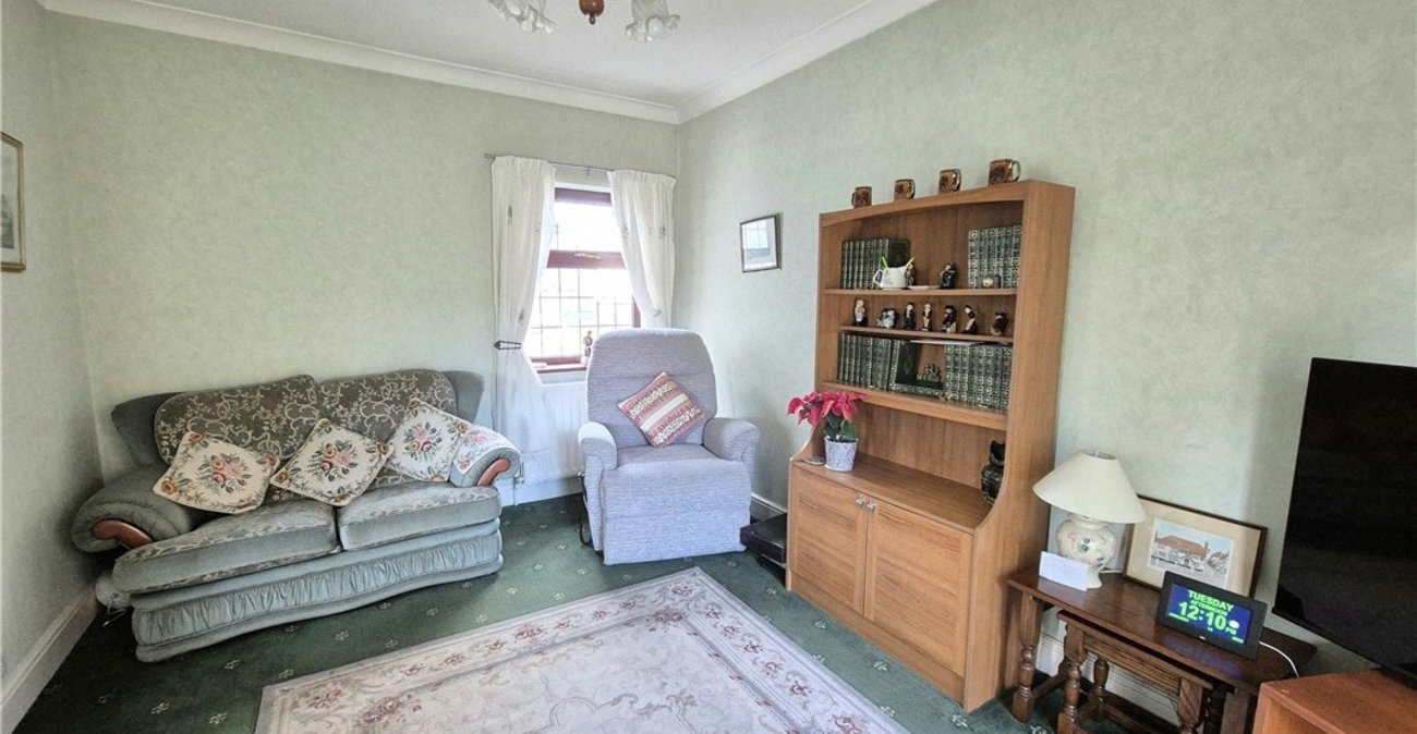 3 bedroom bungalow for sale in Orpington | Robinson Jackson