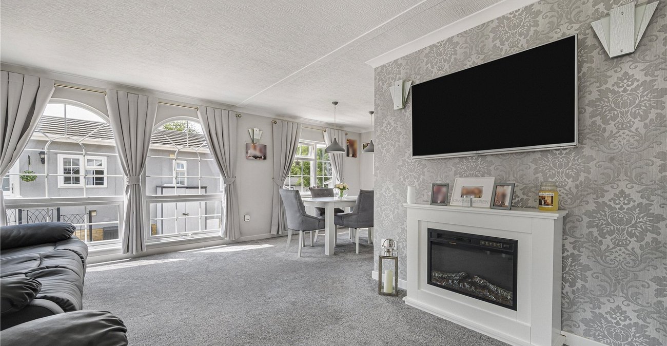2 bedroom property for sale in Wrotham | Robinson Jackson
